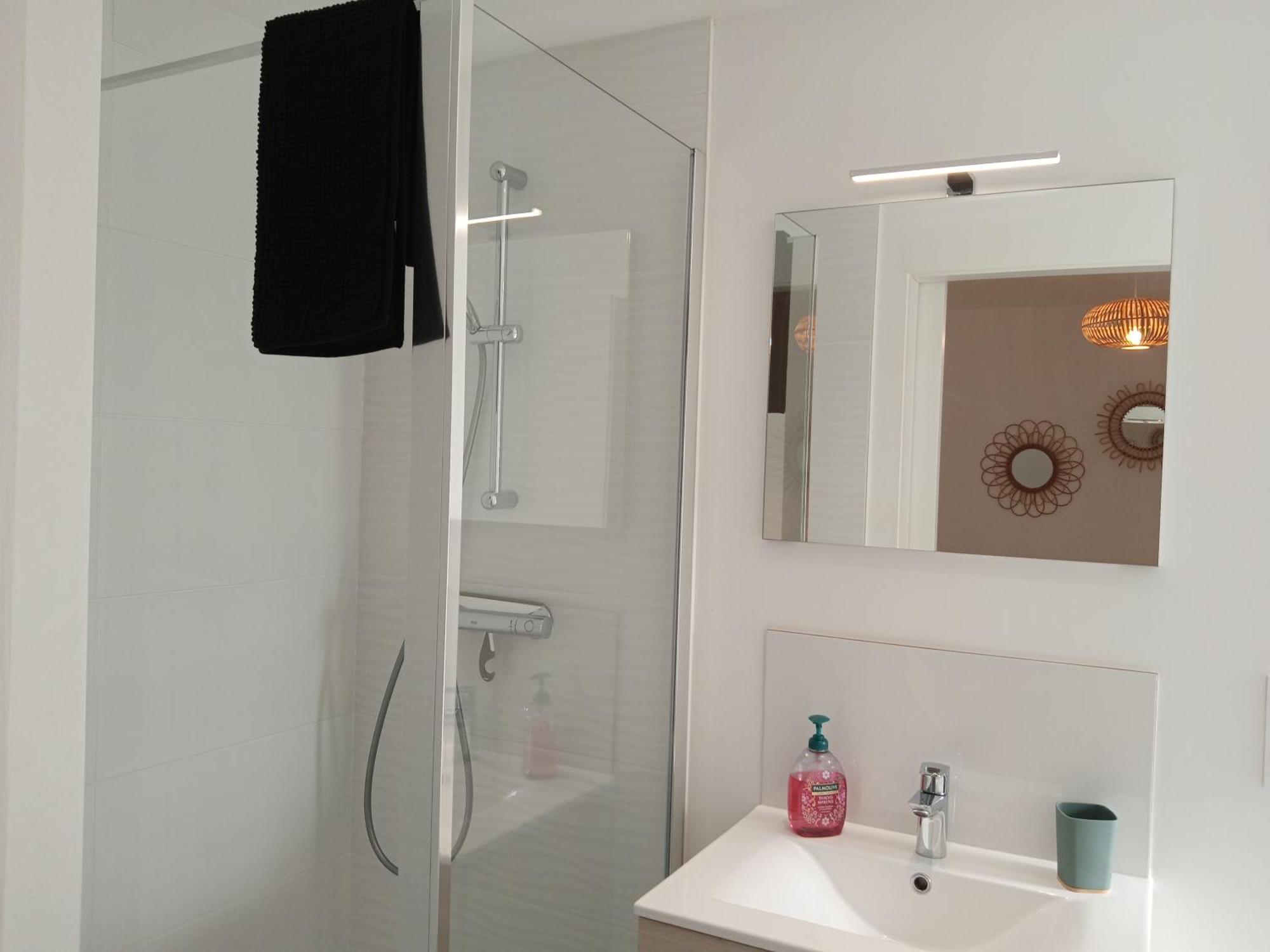 Les De La Gare Linge Cafe The Inclus Wifi Appartement Vannes